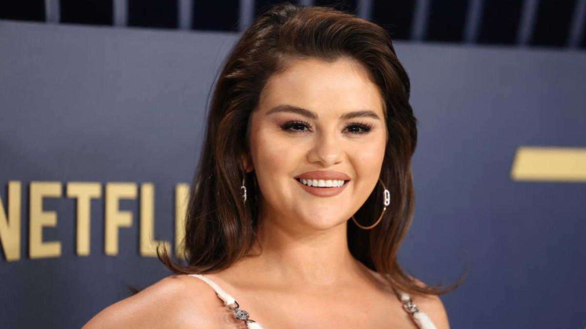 Selena Gomez Shares Romantic Snap Of 'Virtual First Date' With Benny