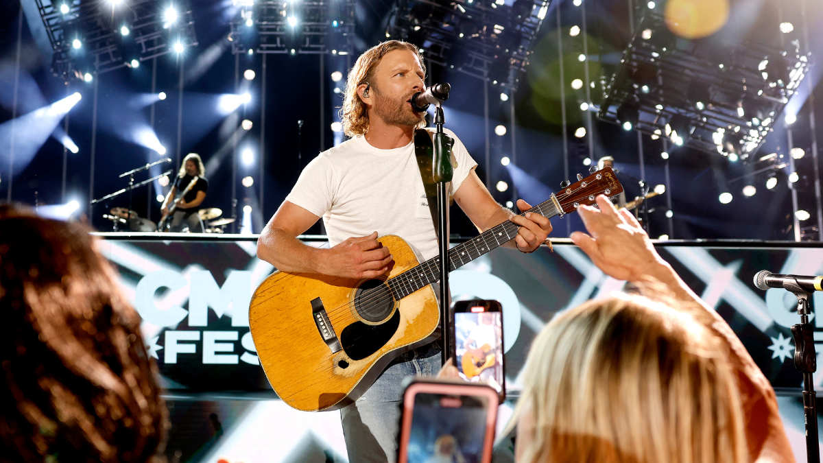 Watch Dierks Bentley Play 'American Girl' With Tom Petty's Signature Guitar
