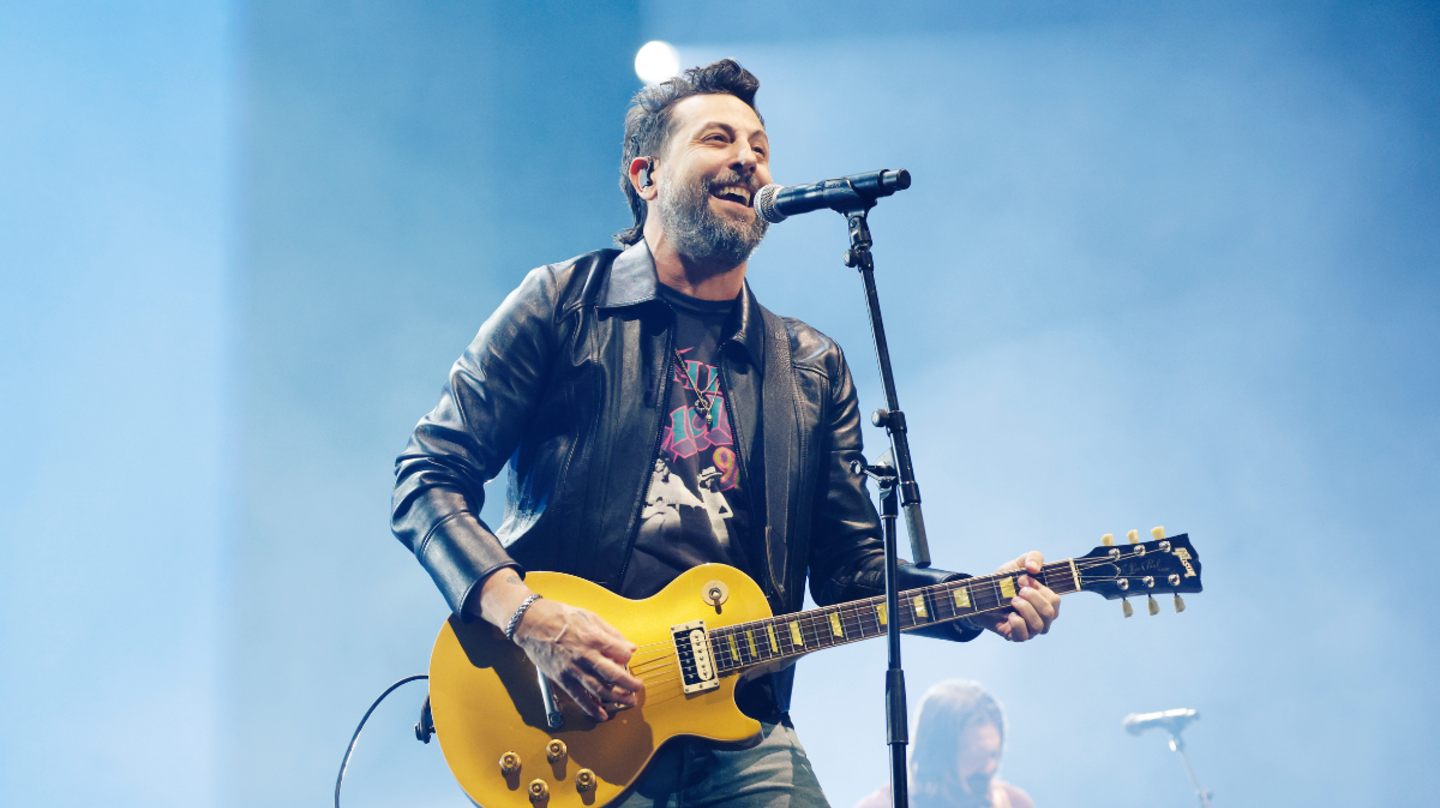 Watch Old Dominion's Matthew Ramsey Help With Gender Reveal On Stage
