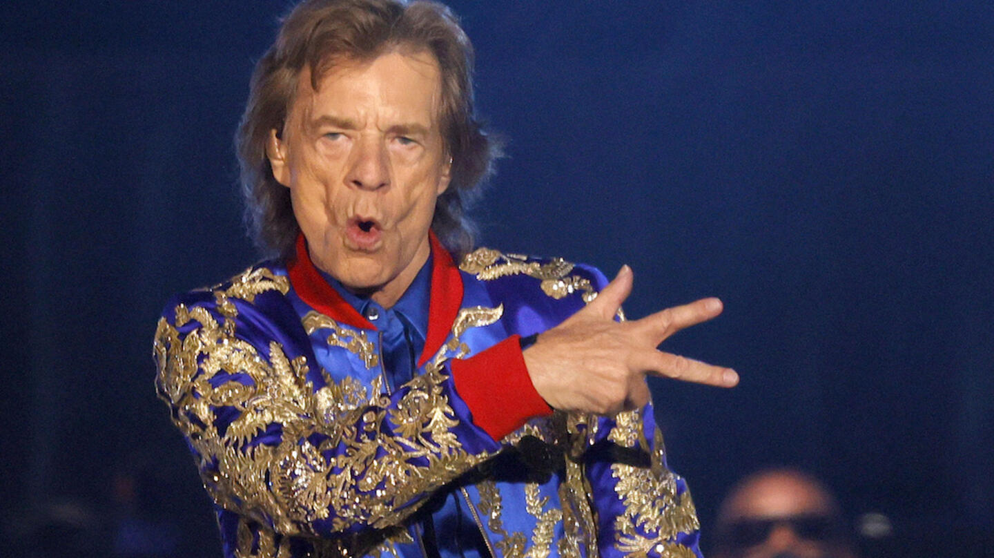 Watch Mick Jagger Dance To 'Moves Like Jagger' In Hilarious Video