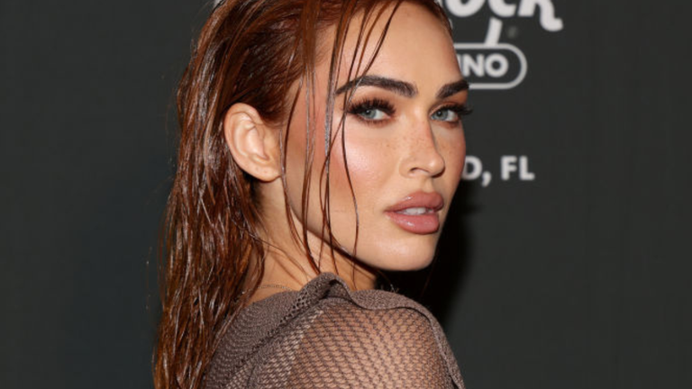 megan fox hair color highlights