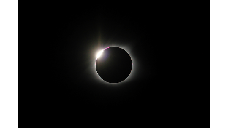 Total solar eclipse - diamond ring effect