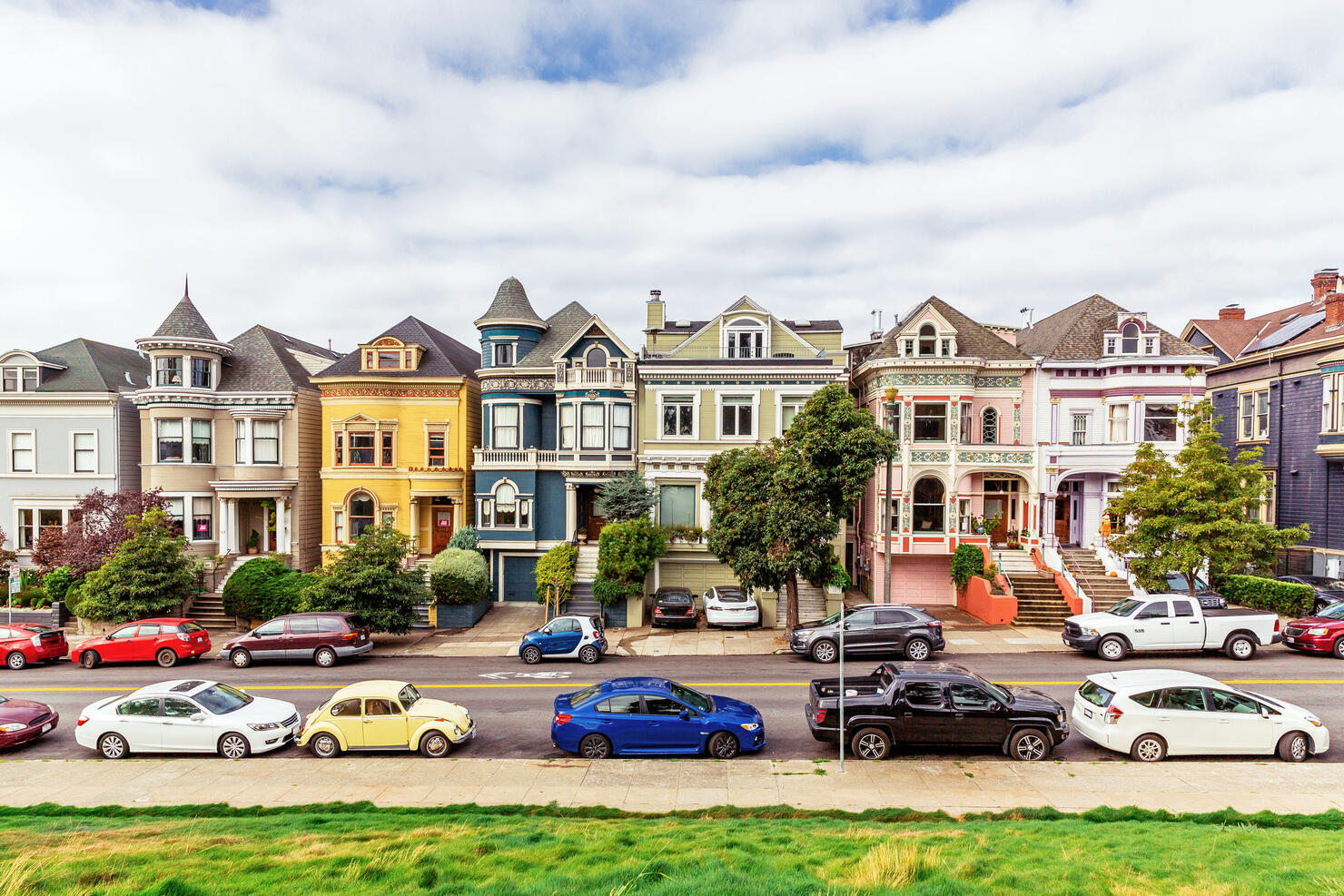 Residential street in Alamo Square district, San Francisco, USA