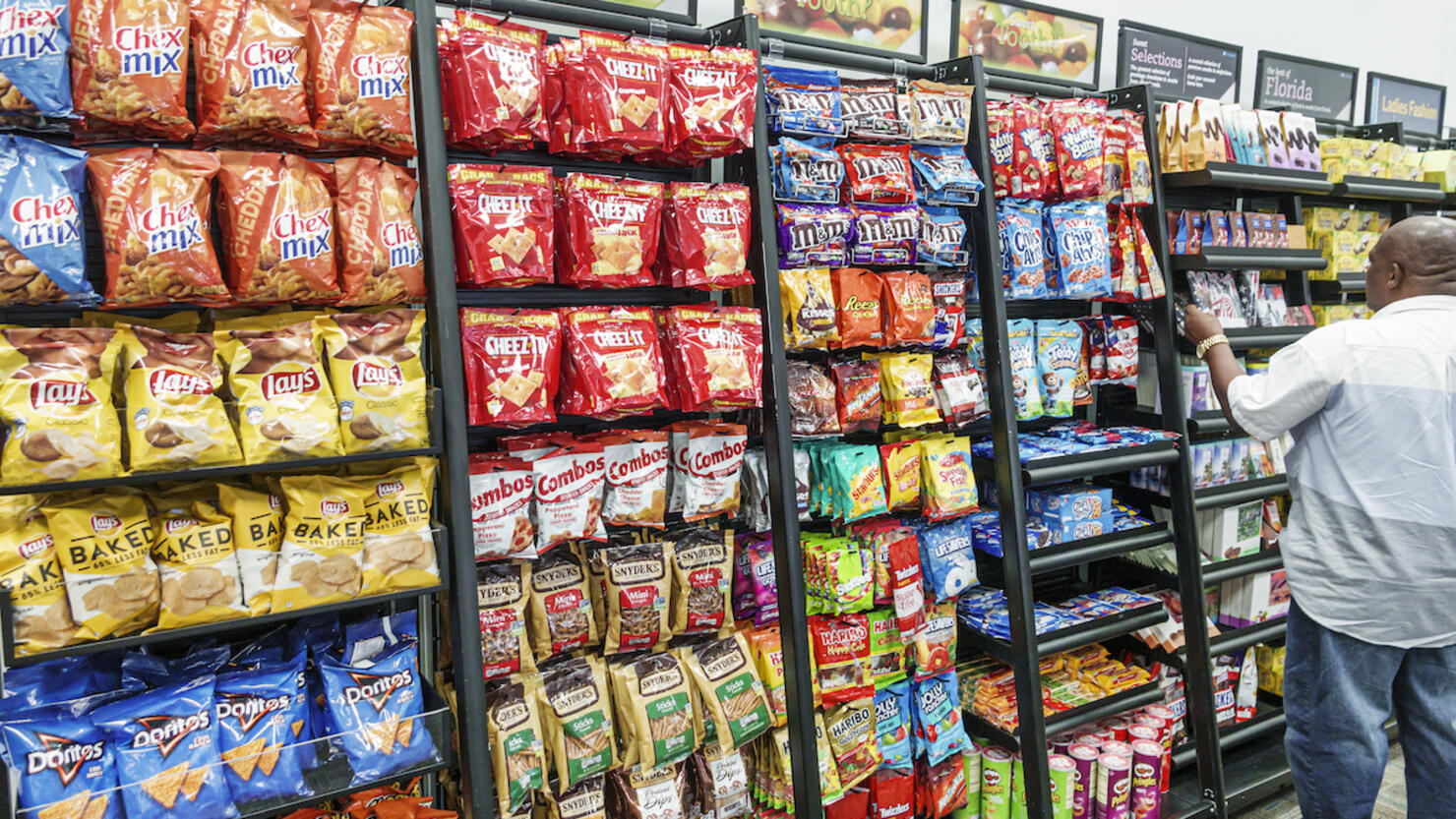 Florida, Fort Lauderdale, airport convenience store, snack shop