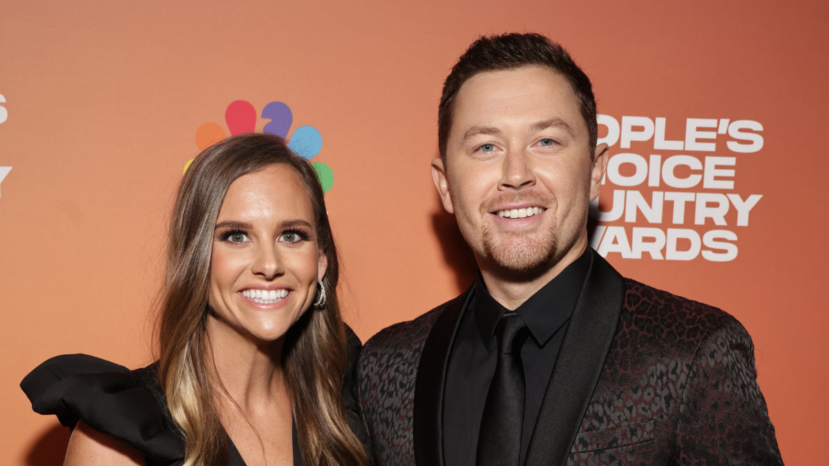 Scotty McCreery Shares Photos Of Heartfelt Moment With Wife, Son | WLLR-FM