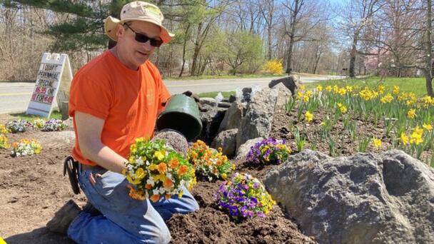 New Hampshire Garden Expert Has Tips On How To Keep Your Grass Greener