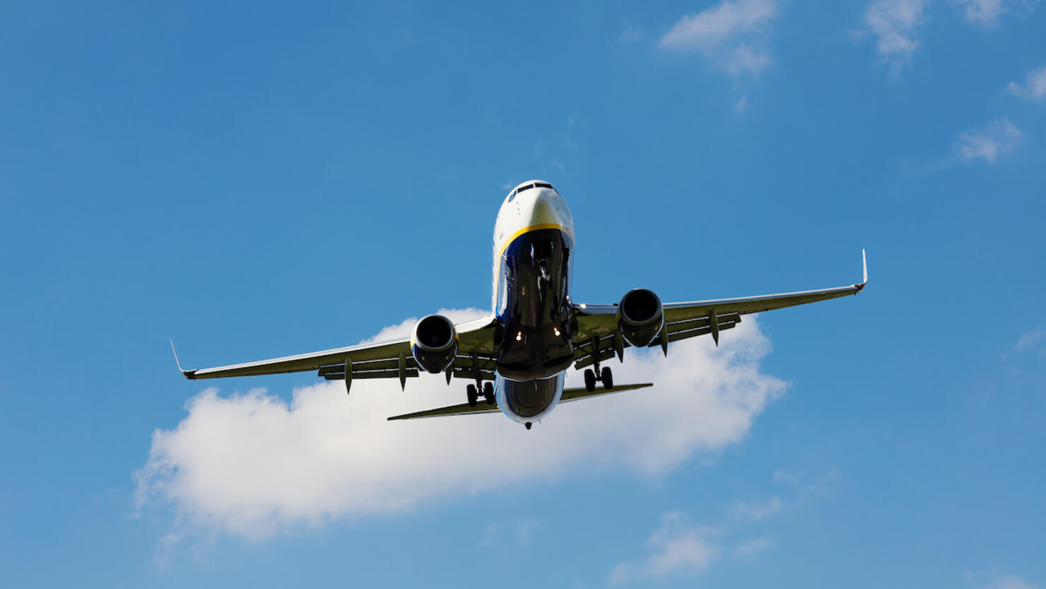 Boeing 737 airplane with landing gear