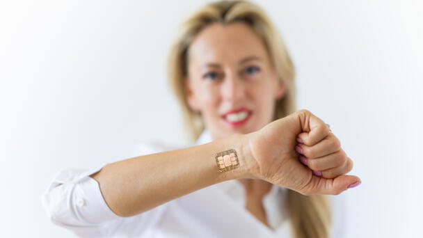 Woman Can Unlock Doors And Buy Groceries With A Chip Implanted In Her Hand