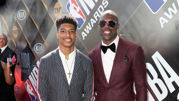 Terrell Owens' Son Signs With One Of His Former Teams