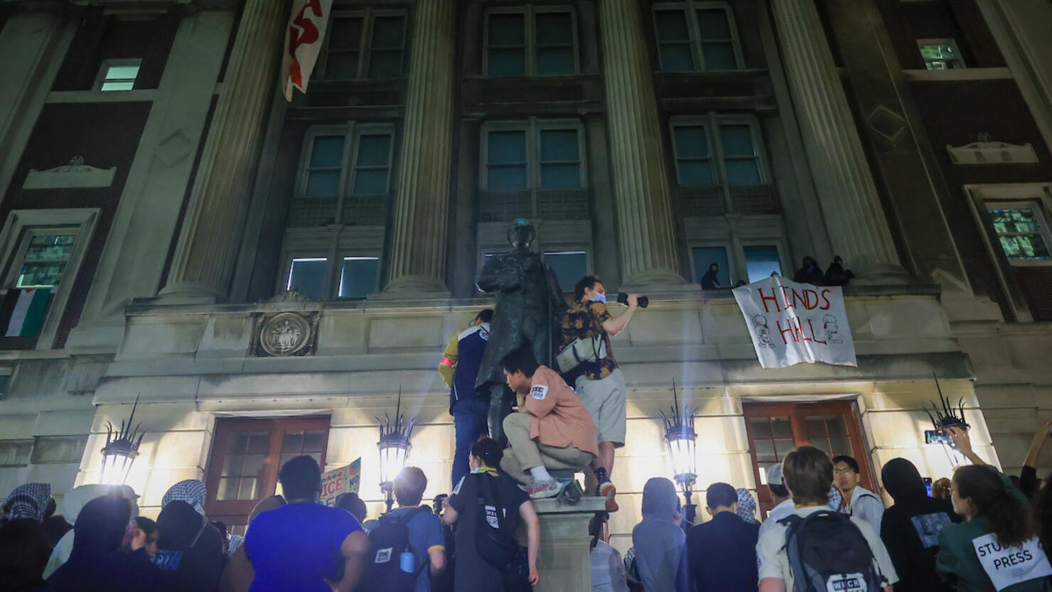 Columbia University students gather for Palestinians and enter iconic Hamilton Hall