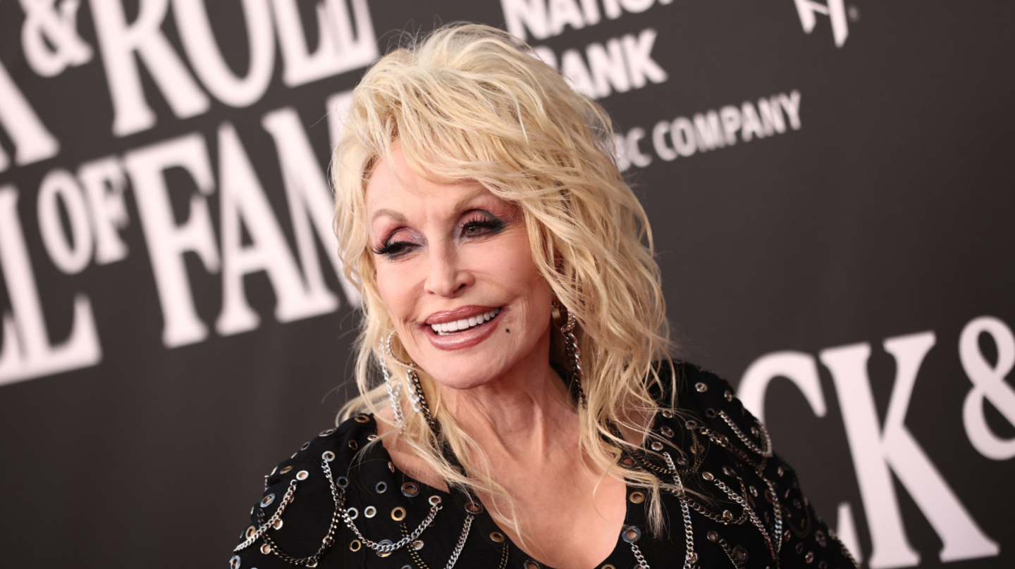 Here's How Dolly Parton Will Kick Off An Iconic Event In Downtown Nashville