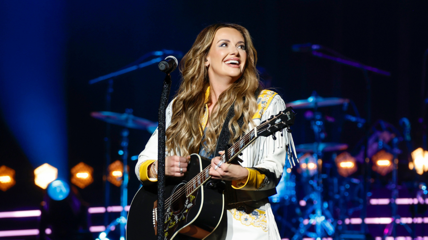 Carly Pearce Teams Up With Surprise Guests In Moment 'I'll Never Forget'