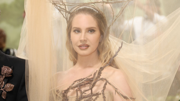 Lana Del Rey Channels Enchanting Forest Fairy In Mind-Blowing Met Gala Look