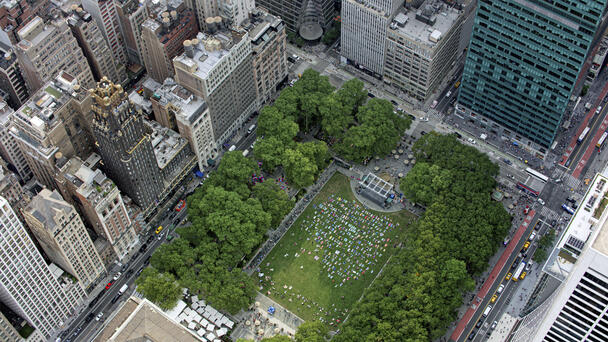 Bryant Park Lawn  Reopens for the Season