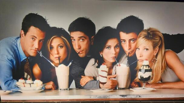 "The Friends Experience" Brings Classic Sitcom To Newbury St.