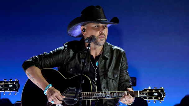Jason Aldean Honors Toby Keith In Front Of Late Legend's Family