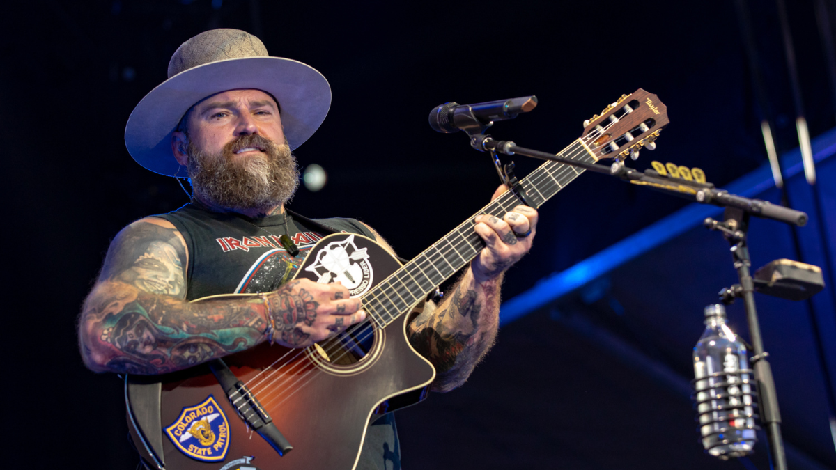 Zac Brown demande une ordonnance d’interdiction temporaire contre son ex-épouse