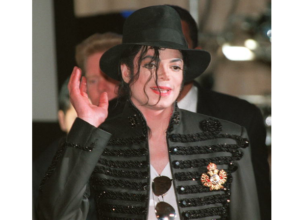 US pop idol Michael Jackson waves to more than 100