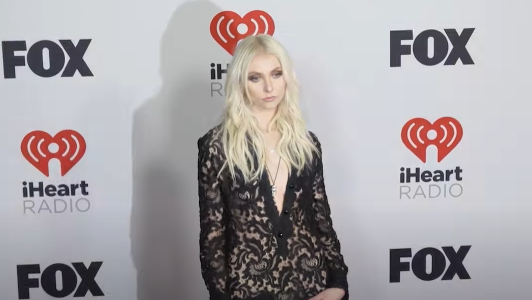 Taylor Momsen of The Pretty Reckless was Bitten by a Bat During Concert