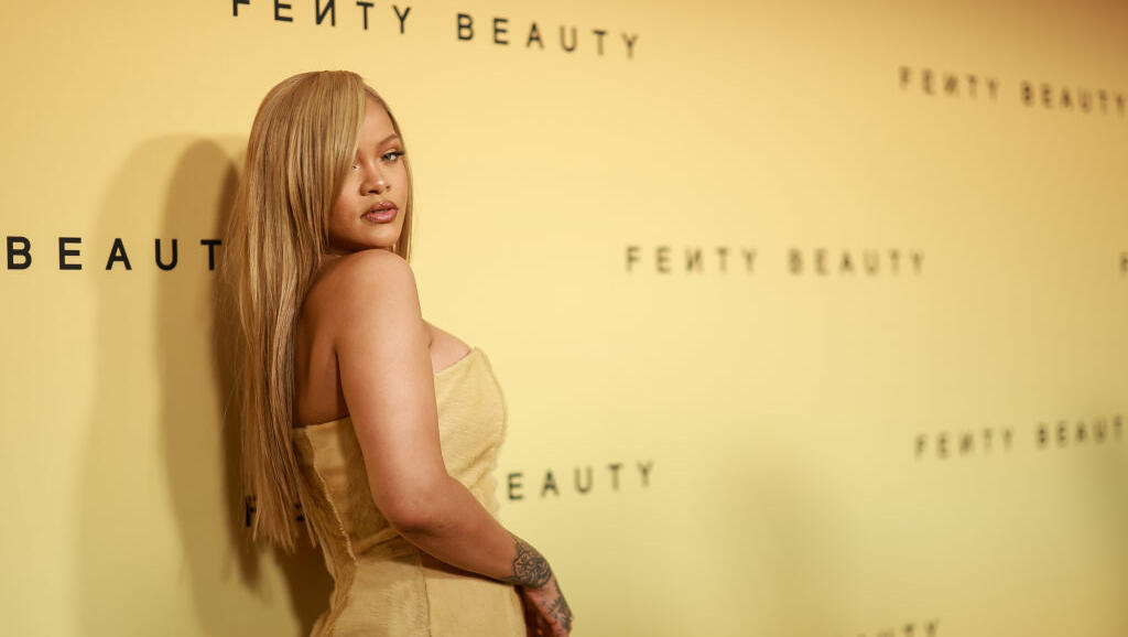 Rihanna Announces Her Beauty Line Is Growing With Fenty Hair