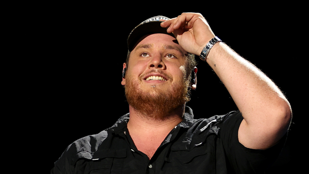 Luke Combs Cherishes Bond Between 'Fathers & Sons' With Sweet Surprise