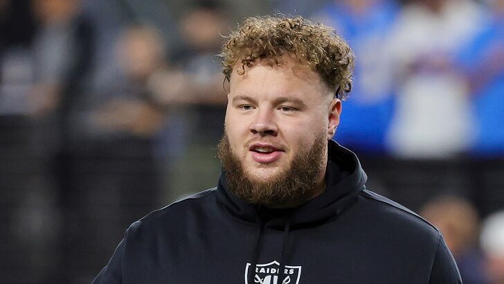 Video: NFL Players Recall Vivid UFO Sighting During Team Flight