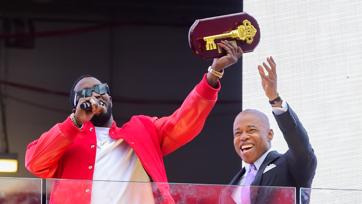 Diddy Returns Keys To New York City At Mayor Eric Adams' Request | BIN ...