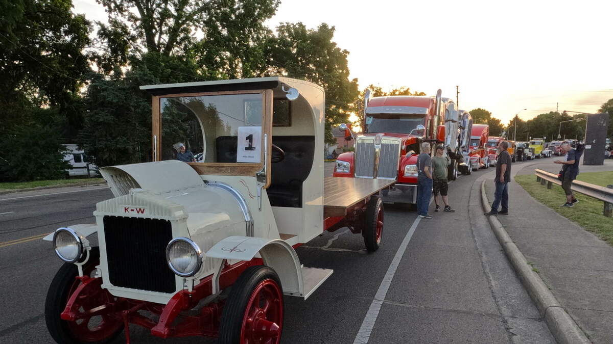 Saturday’s Kenworth Truck Parade in Chillicothe | WCHI Easy 1350 – iHeart