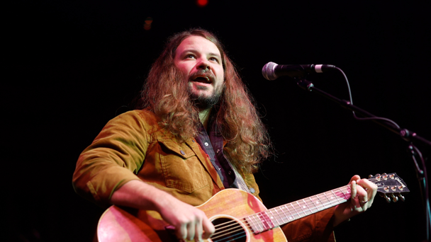 Brent Cobb Honors Late Texas-Born Country Artist With Cover Of 1970s Ballad