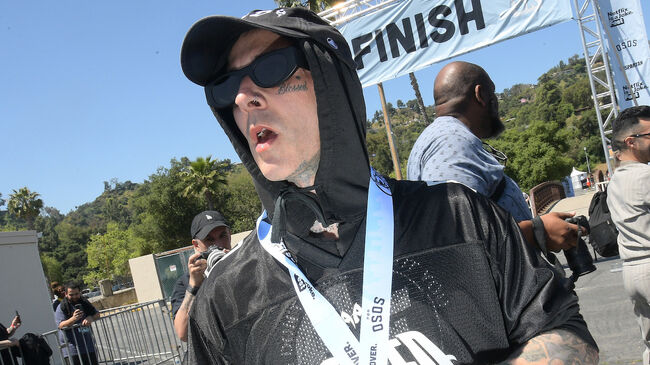 Netflix is a Joke Fest: 2 Bears 5K