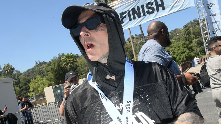 Netflix is a Joke Fest: 2 Bears 5K