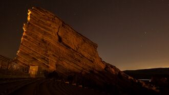 Video: Mass Sighting of Huge Flying Saucer Reported by Red Rocks Worker