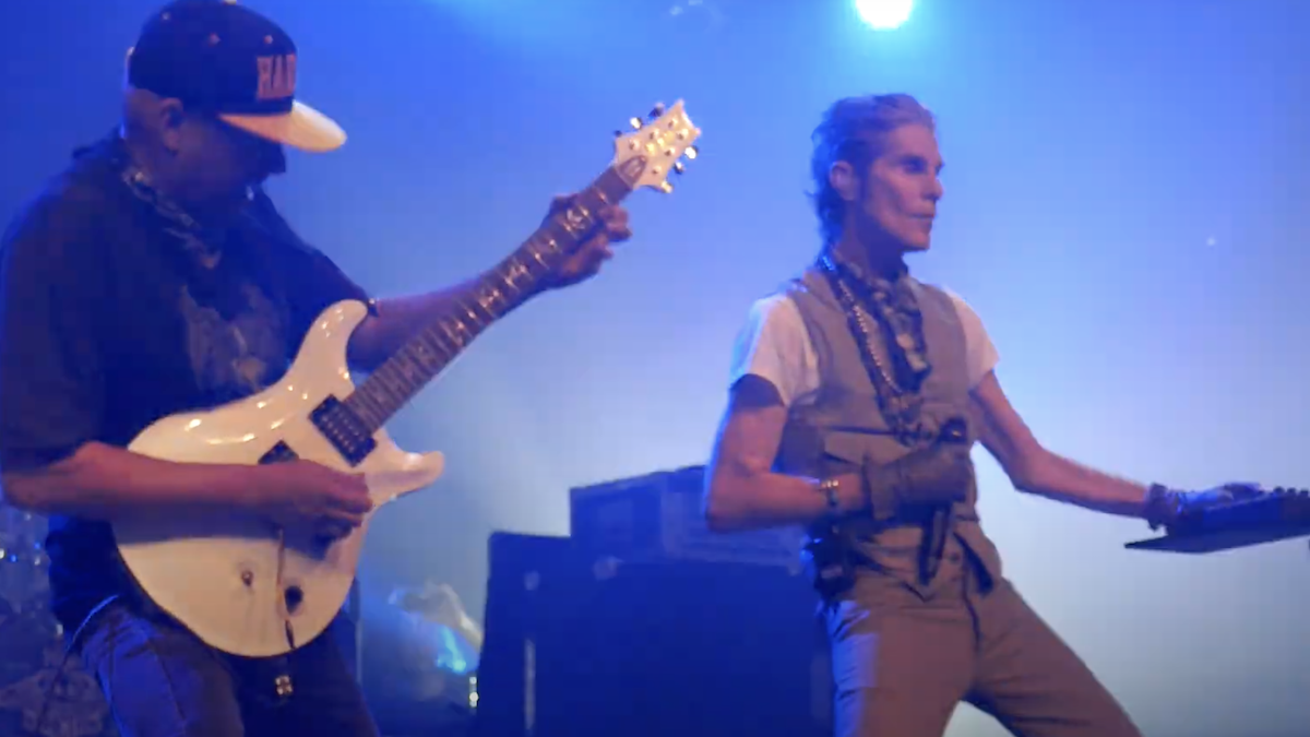 Watch Jane's Addiction Bring Out Tom Morello For Special Performance ...