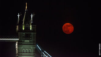 London Man Spots Strange 'Long Object' Traversing the Moon