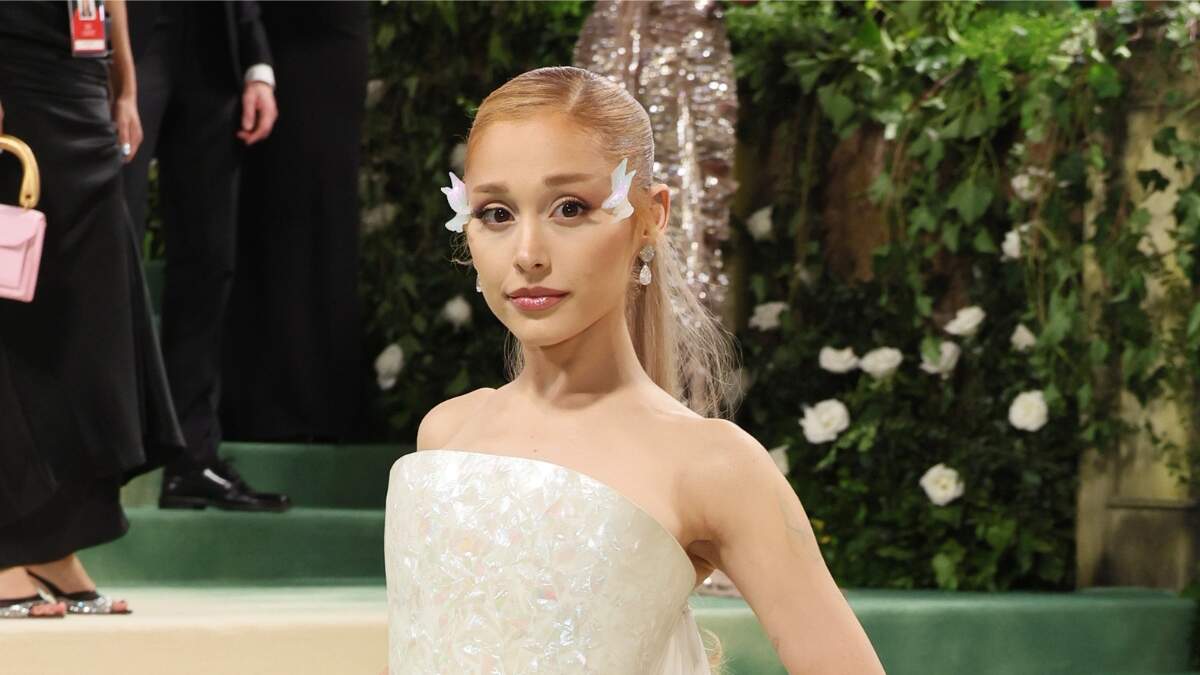 Ariana Grande slams haters who criticize her ‘crazy’ voice change