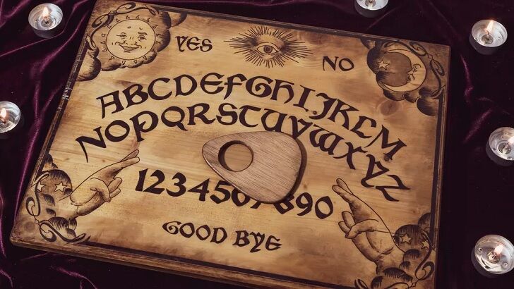 Mysterious Signs 'Banning Ouija Boards' Appear in Toronto & Oregon