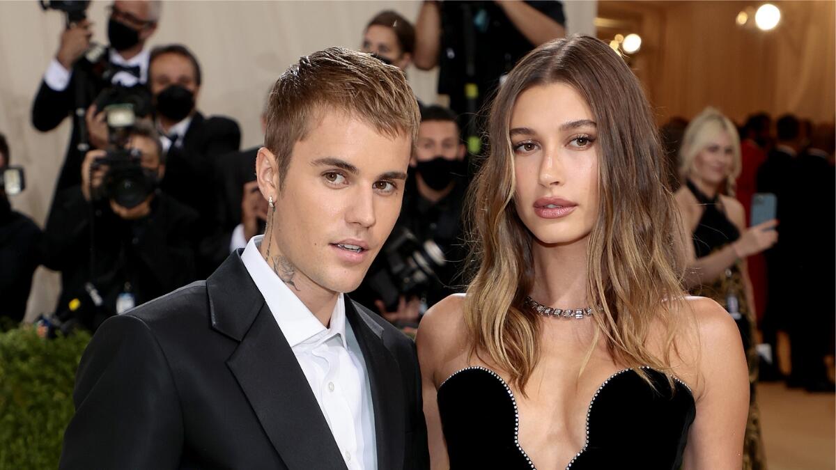 <b>Justin</b> <b>Bieber</b> Cradles Wife Hailey <b>Bieber</b>&#x27;s Baby Bump In Sweet Vide...