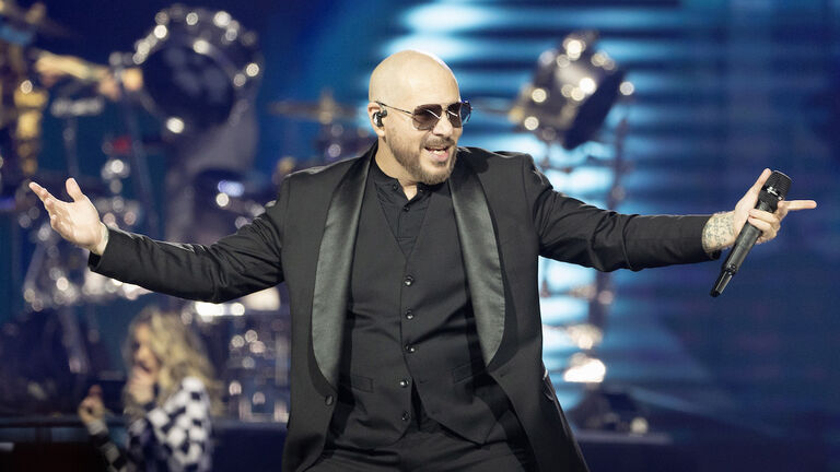 Enrique Iglesias, Pitbull, and Ricky Martin Perform At Rogers Arena