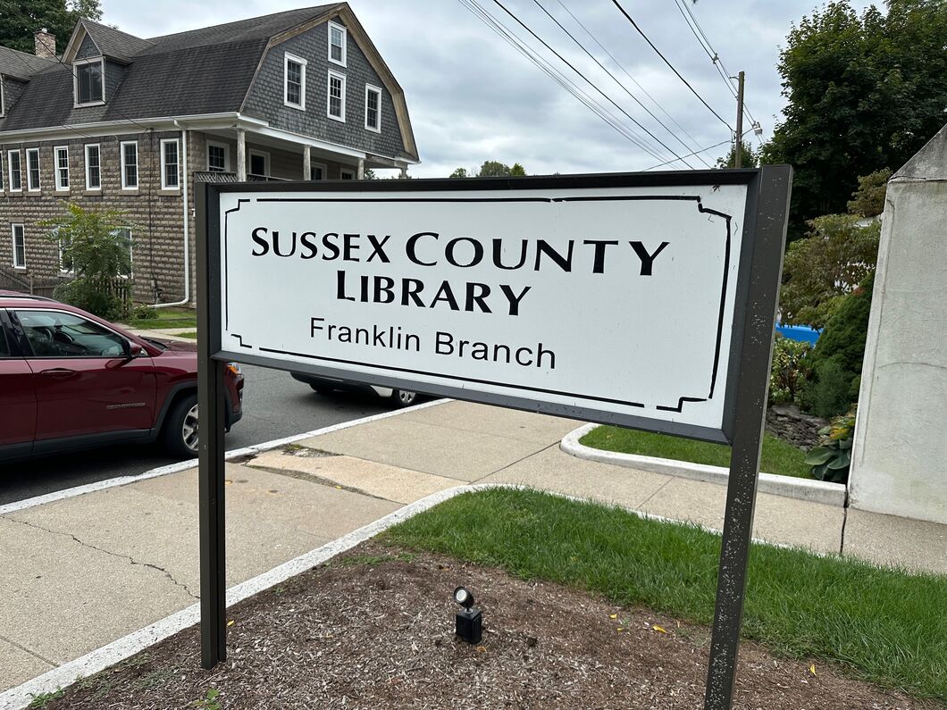 Sussex County Library Celebrates Library Card Sign-up Month with Prizes