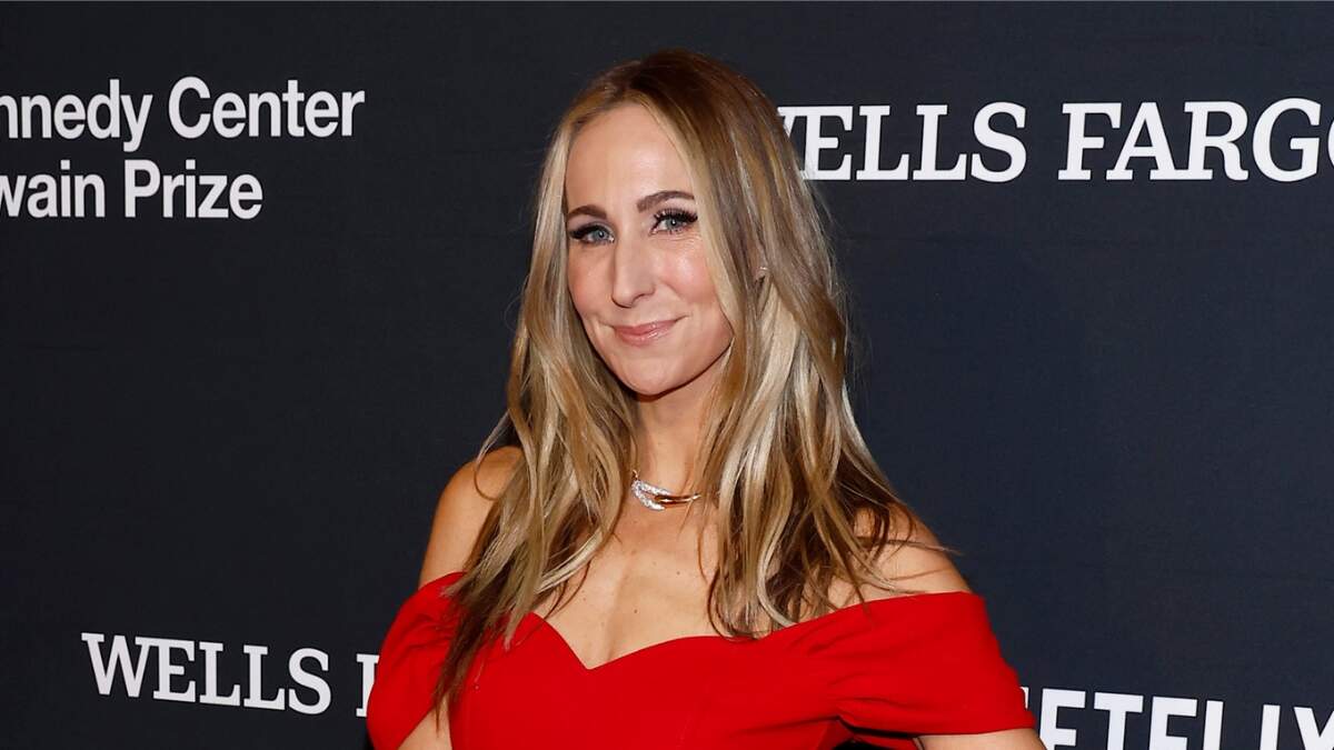 Nikki Glaser Named 2025 Golden Globes Host 'Truly A Dream Job' 96.1