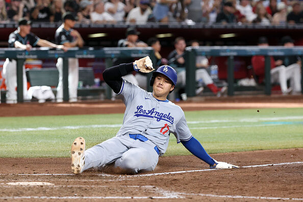 Los Angeles Dodgers v Arizona Diamondbacks