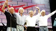 Watch Flash Mob Surprise Mall Shoppers With Pink Floyd Performance