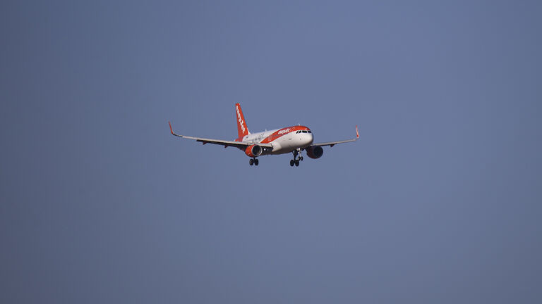 EasyJet Airbus A320 Landing