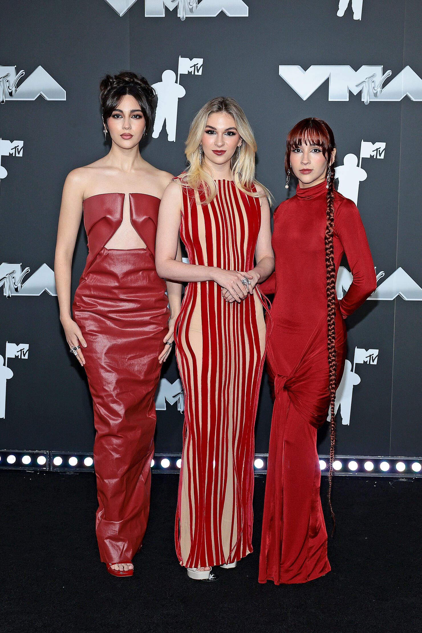 Mtv music awards red carpet hotsell