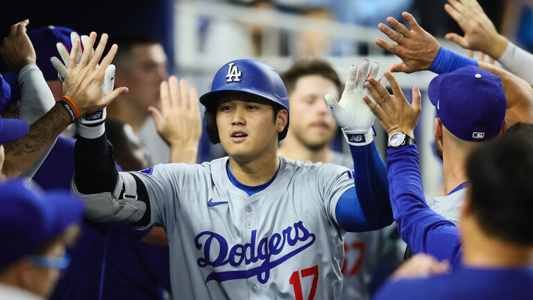 Los Angeles Dodgers v Miami Marlins