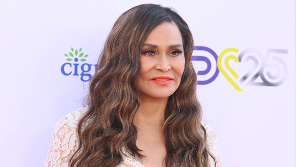 Tina Knowles Denies Clapping Back At Dolly Parton Over Beyoncé CMA Snub