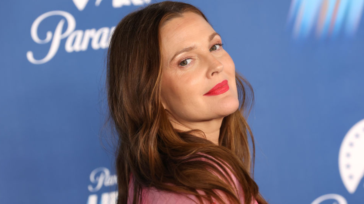 Drew Barrymore Reveals Who She Shared The 'Sexiest Kiss' With In The ...