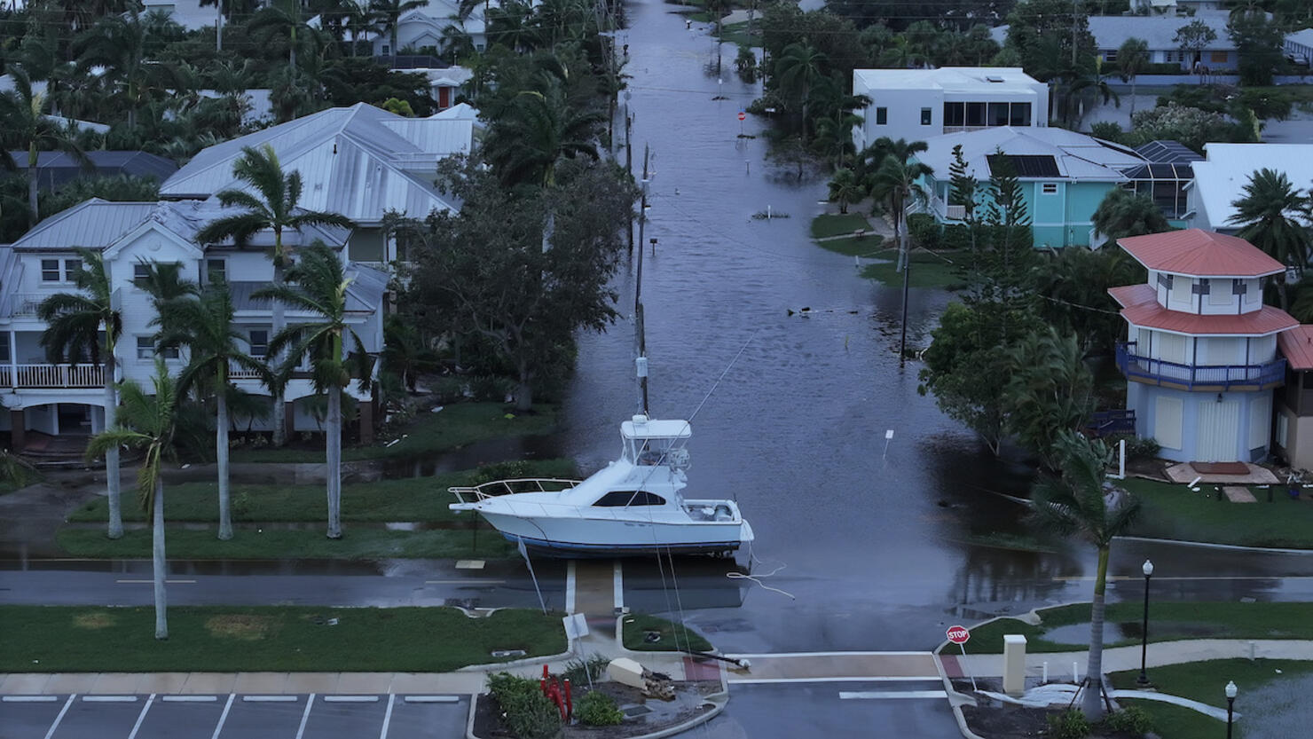 Hurricane Milton Barrels Into Florida