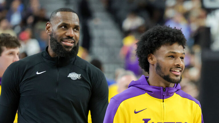 Golden State Warriors v Los Angeles Lakers