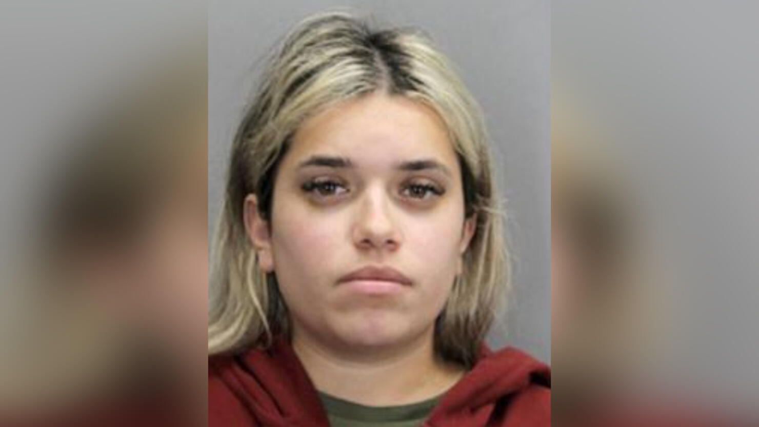 Juliana Peres Magalhaes, 24